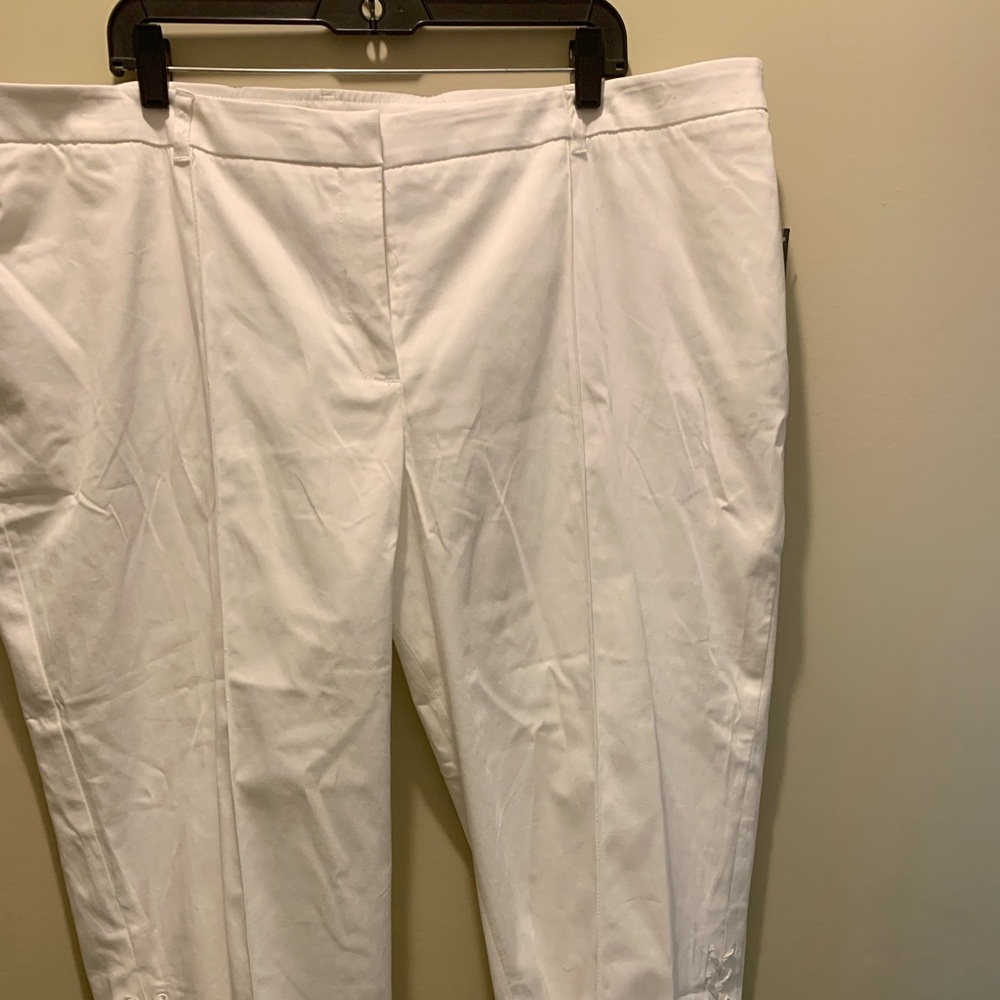 New direction woman capris